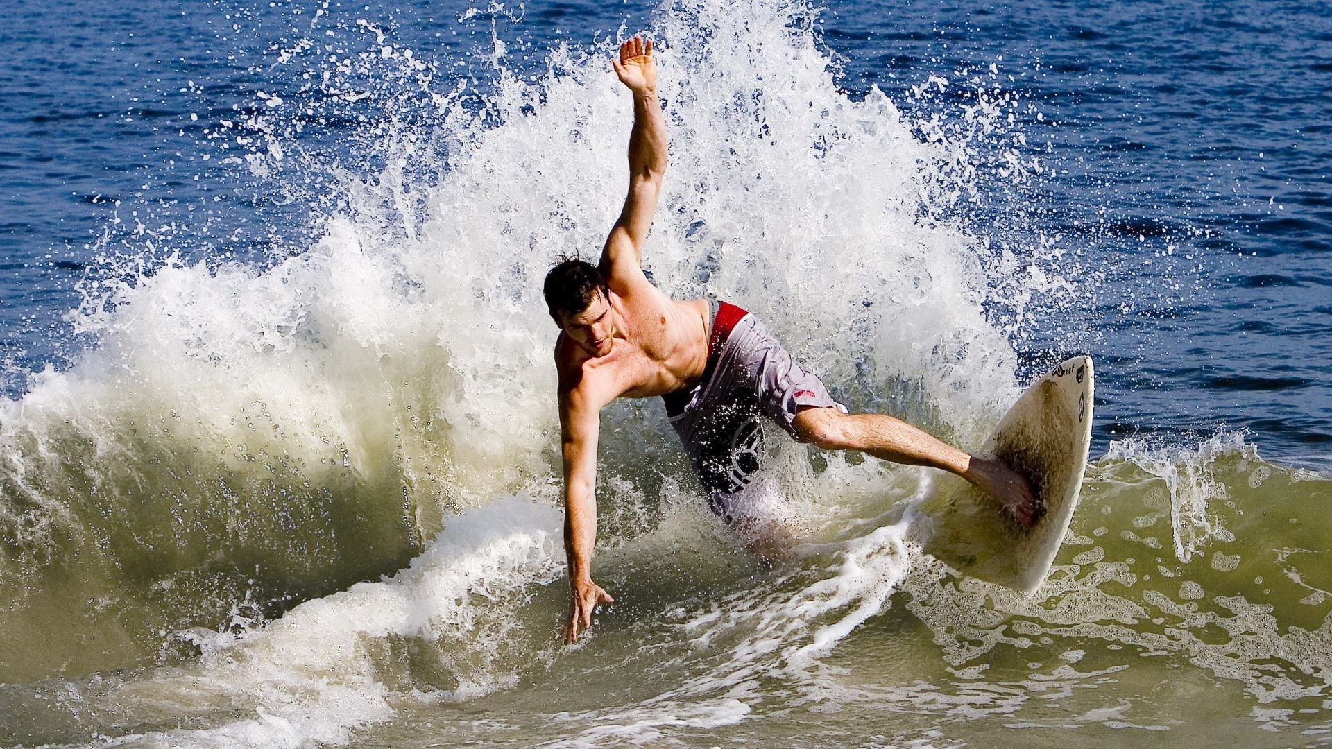 波兰队在比赛中取得惊人的胜利，引发轰动，波兰队怎么样